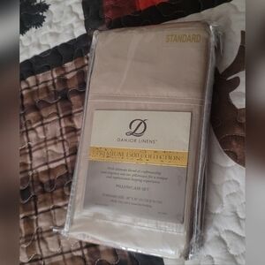Danjor Linens Pillowcase Set